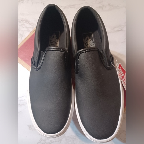 New Women's van's size 8.5 - Picture 2 of 5